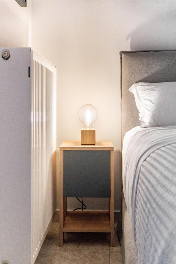 Per56 By Smart Cozy Suites - Right Next To The Metro - Parking - Available 24Hr アテネ エクステリア 写真