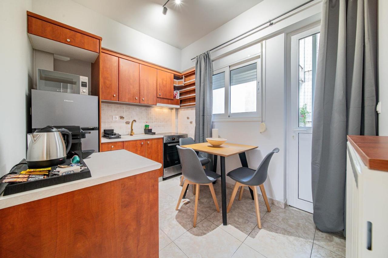 Per56 By Smart Cozy Suites - Right Next To The Metro - Parking - Available 24Hr アテネ エクステリア 写真