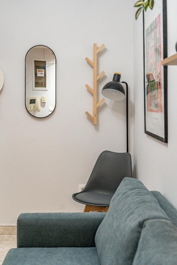 Per56 By Smart Cozy Suites - Right Next To The Metro - Parking - Available 24Hr アテネ エクステリア 写真