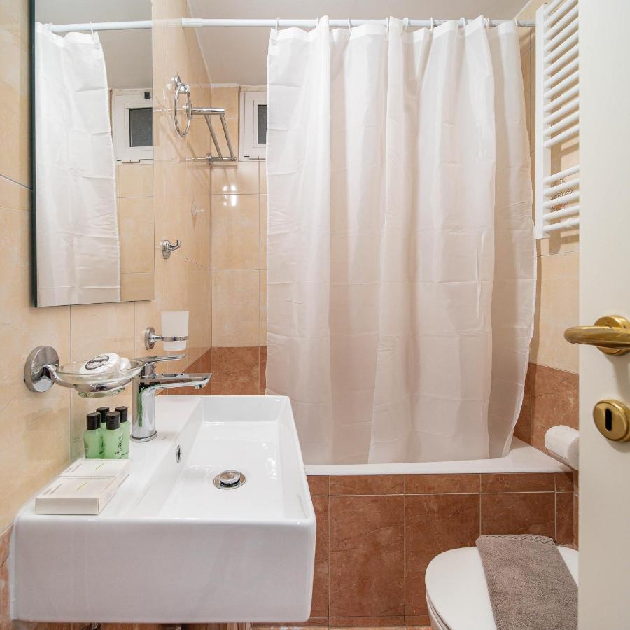 Per56 By Smart Cozy Suites - Right Next To The Metro - Parking - Available 24Hr アテネ エクステリア 写真