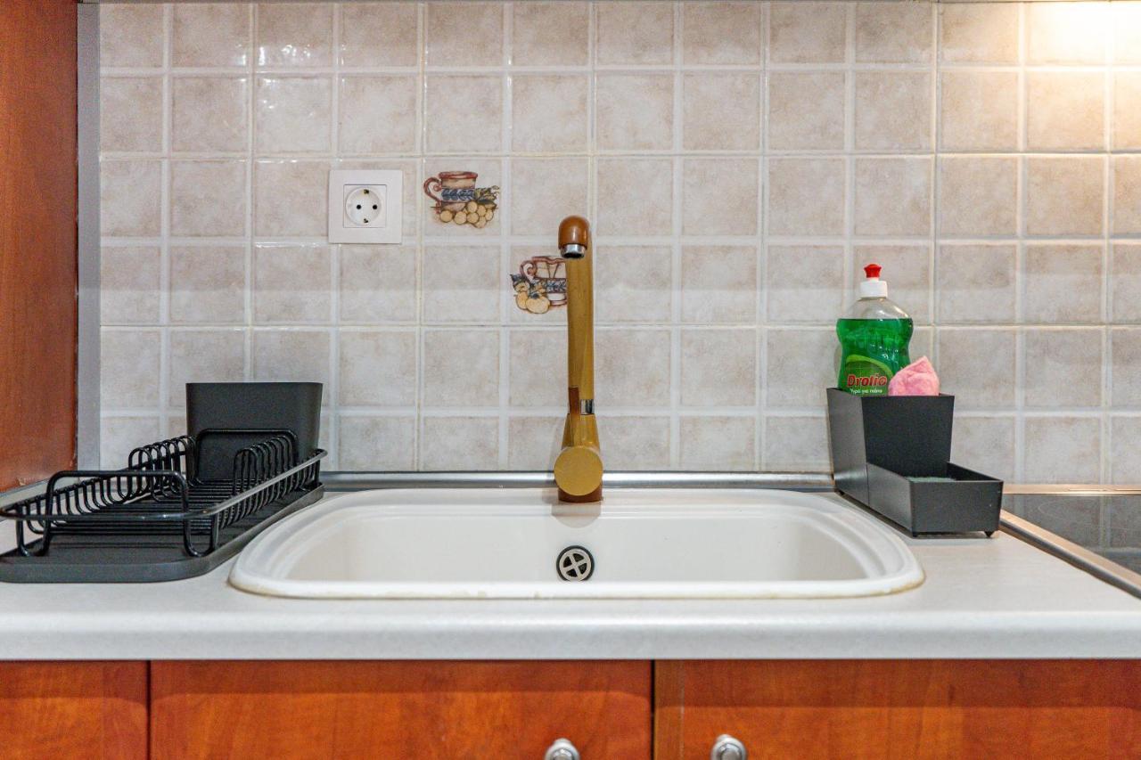 Per56 By Smart Cozy Suites - Right Next To The Metro - Parking - Available 24Hr アテネ エクステリア 写真